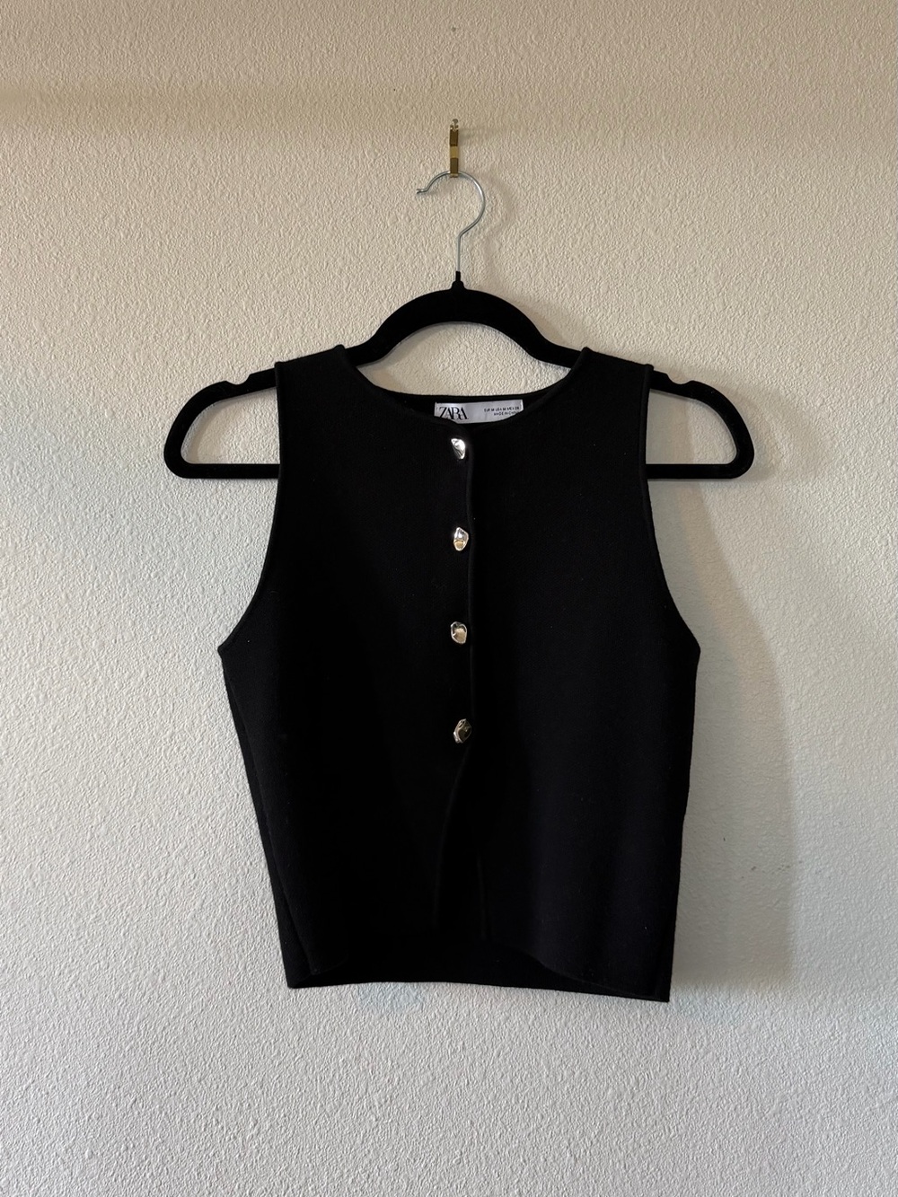 Zara Black Sleeveless Button-Up Knit Crop Top